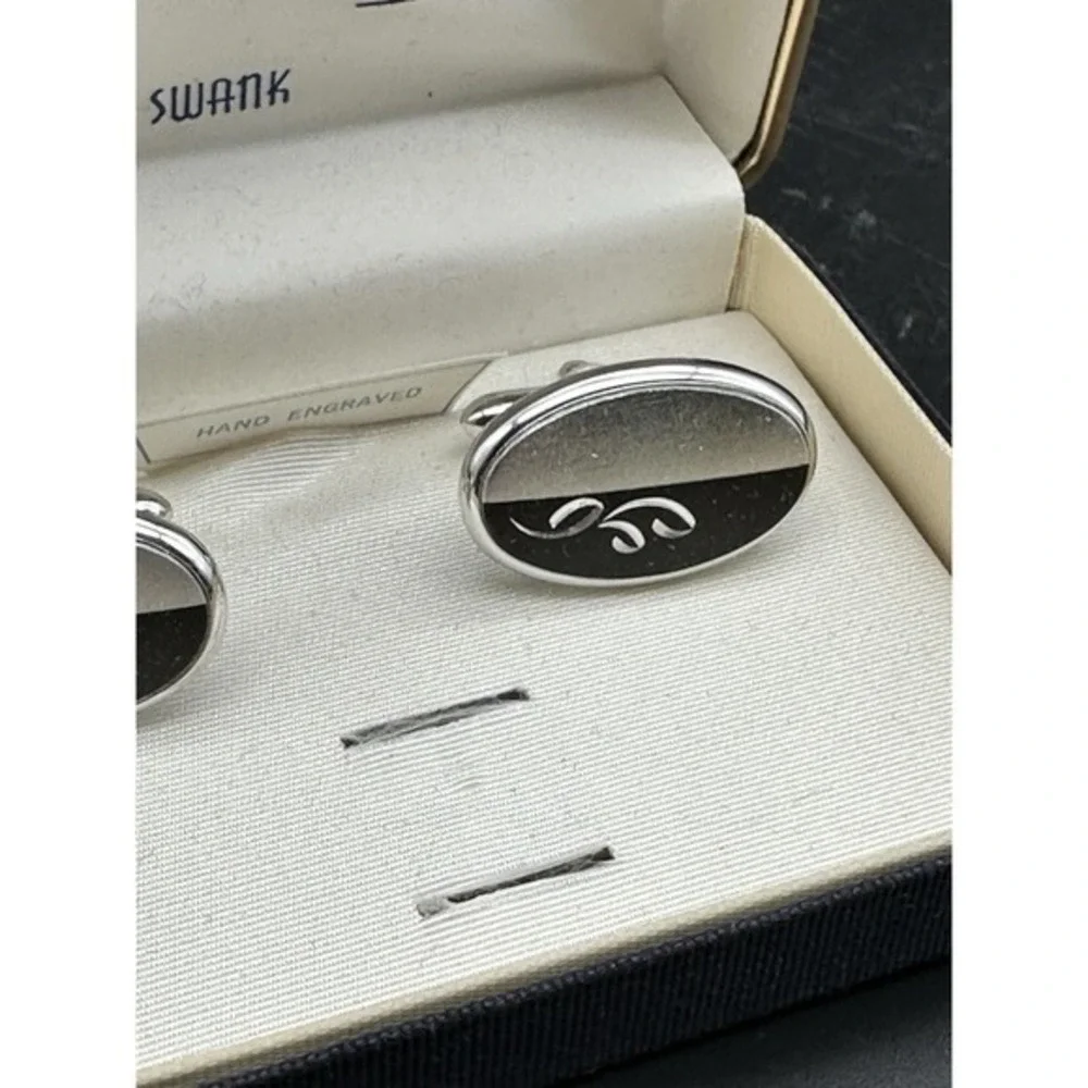 Vintage SWANK Cuff link Set Avant‎ Garde Silver tone Oval Engraved w/box